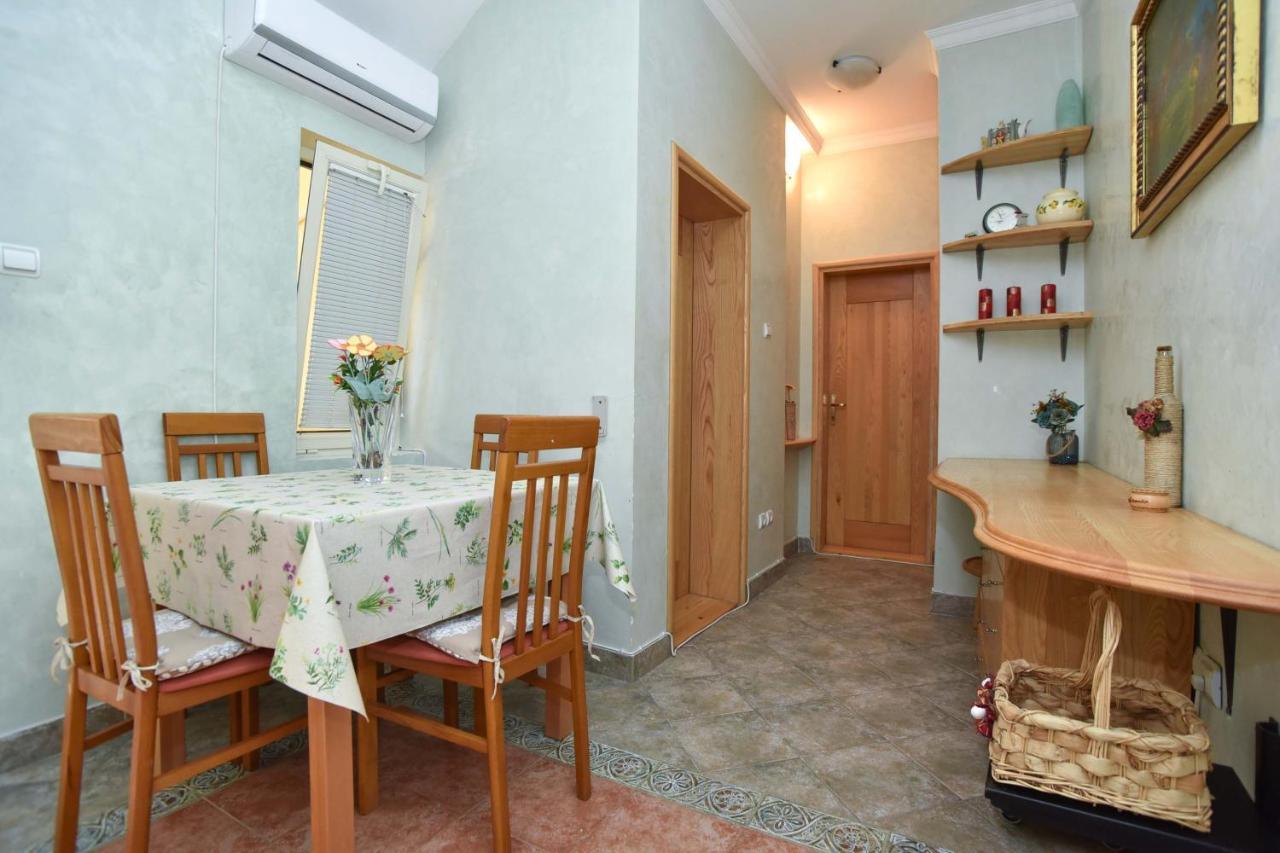 Comfort Inn Old Town Будва Экстерьер фото